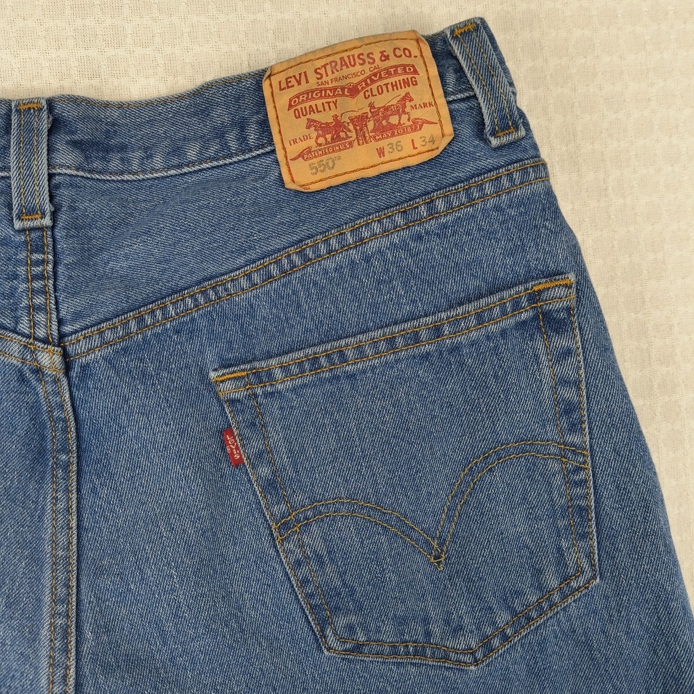 Levis 550 Relaxed Fit Jeans Mens 36x34 Medium Wash Blue Denim 100% Cotton Mexico - Picture 13 of 16